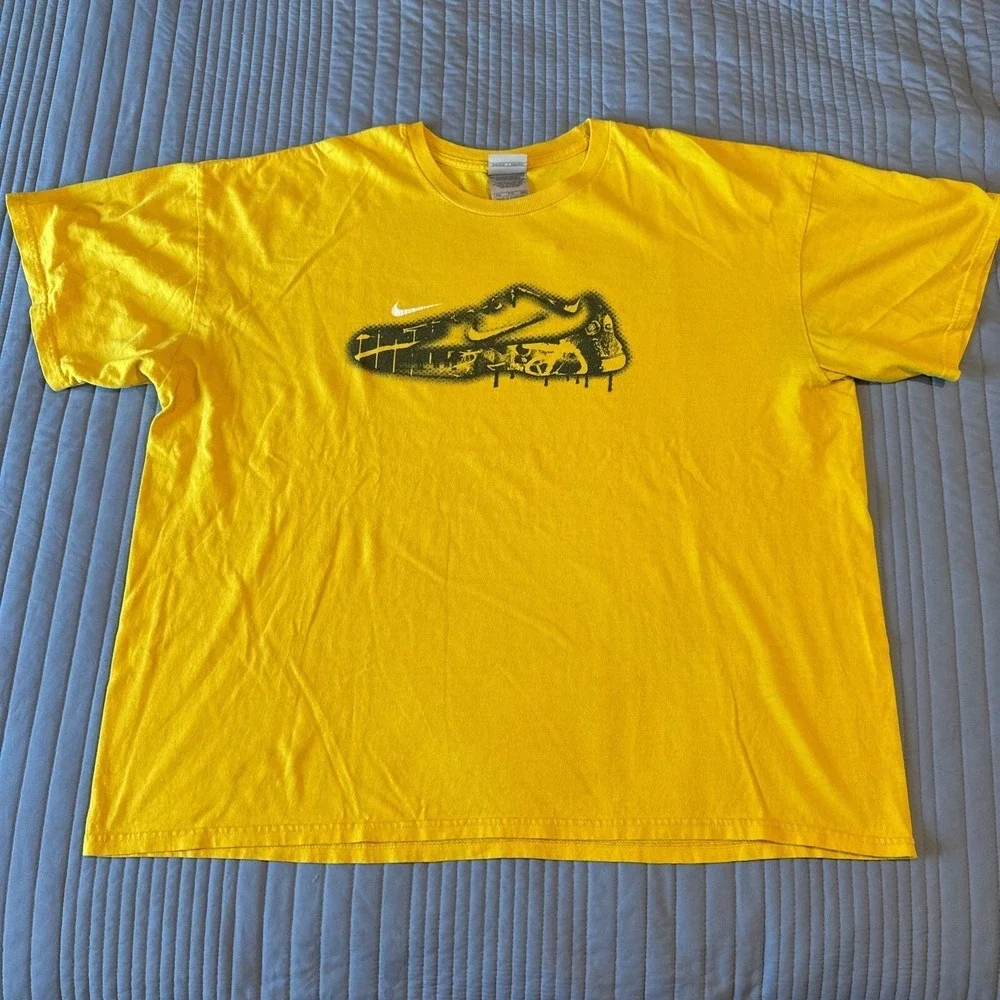 Vintage Y2K Nike Lebron Tee Shirt Adult‎ Size 2XL XXL Yellow Sneaker Logo Boxy